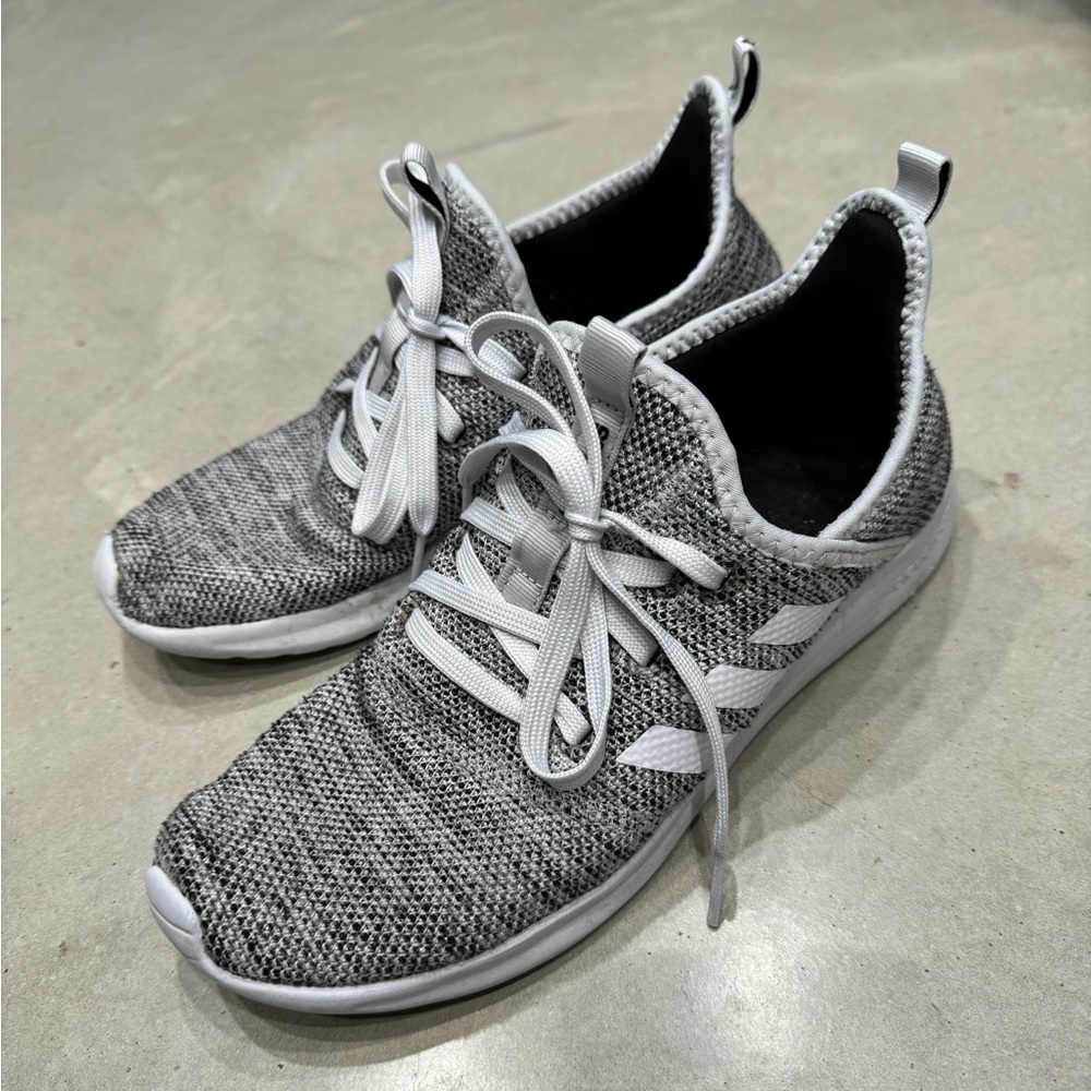 Size 8 Adidas Shoes 🤘🏻